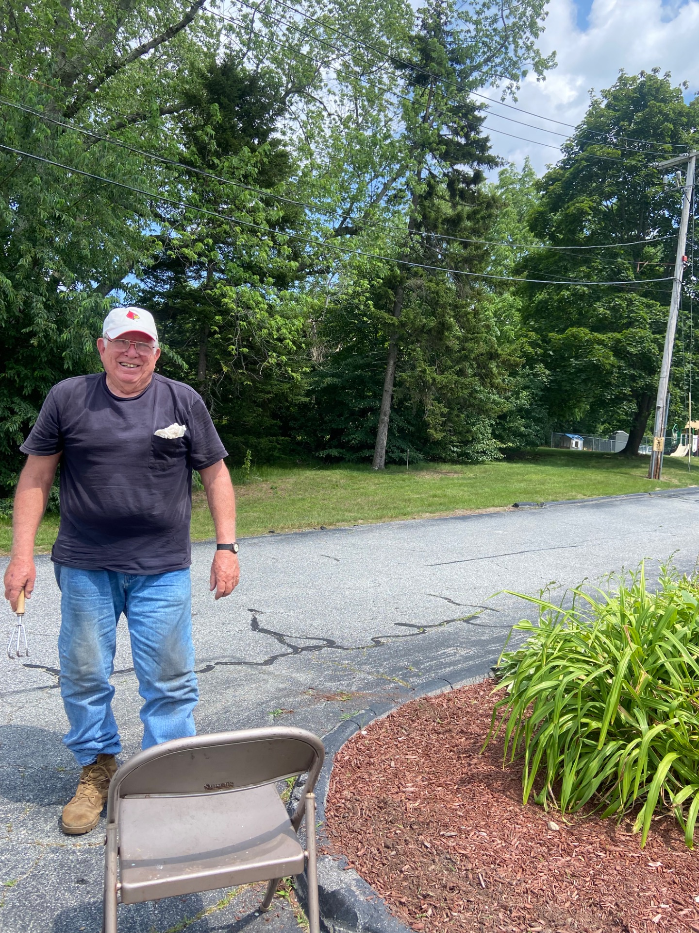 Never too “Mulch” Service !