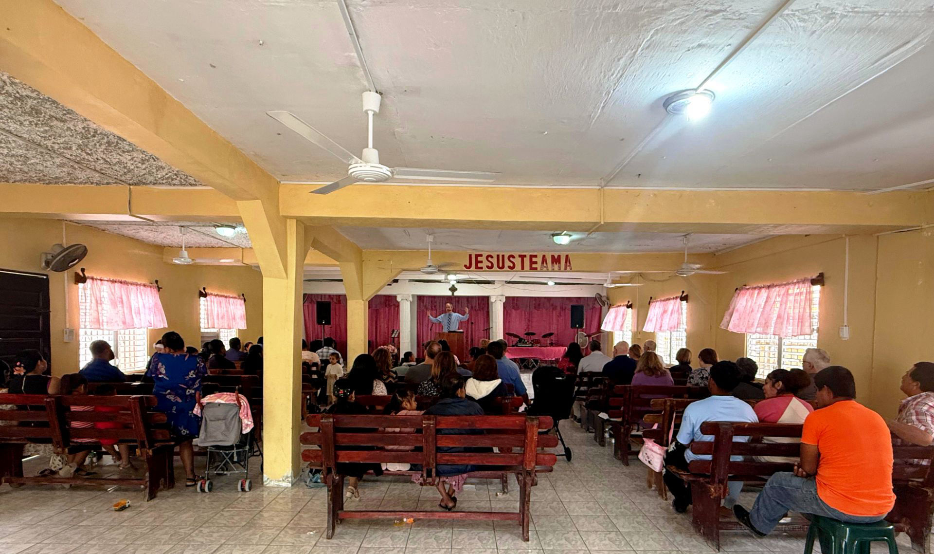 Sunday Service in El Buen Pastor